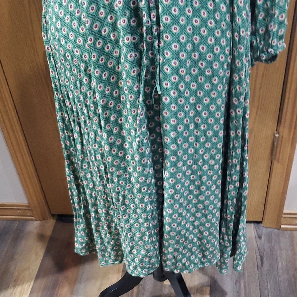 Anthropologie Green Patterned Lightweight Bishop Sleeve Dress - Picture 6 of 10